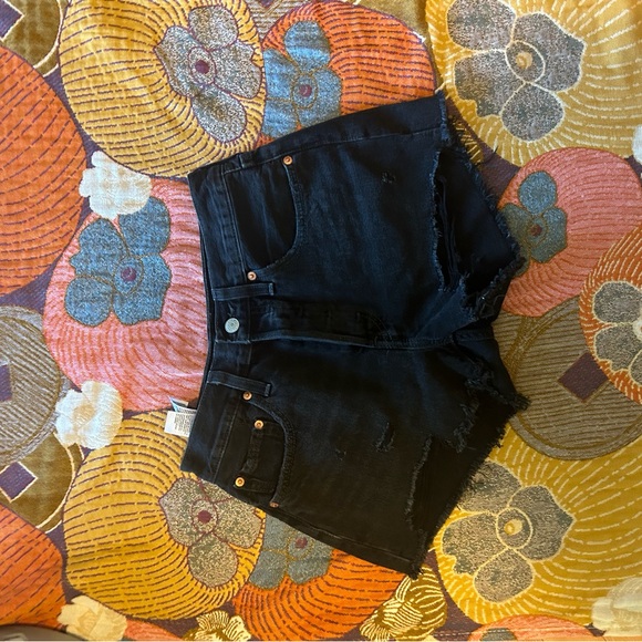 Black Levi’s Premium 501 shorts - Picture 7 of 7